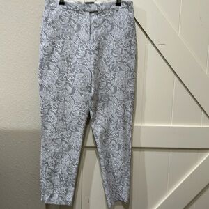 Top shop gorgeous pants.Has a zipper on the bottom that can stay zipped or unzip